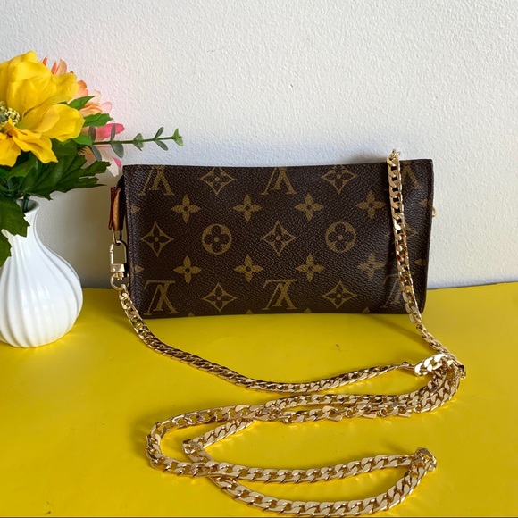 Louis Vuitton Handbags - Authentic Louis Vuitton cosmetic crossbody ❤️